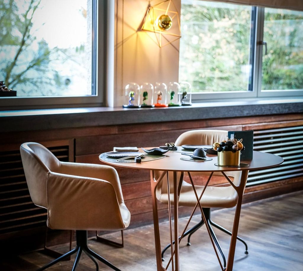 nadia arasia ma langue sourit