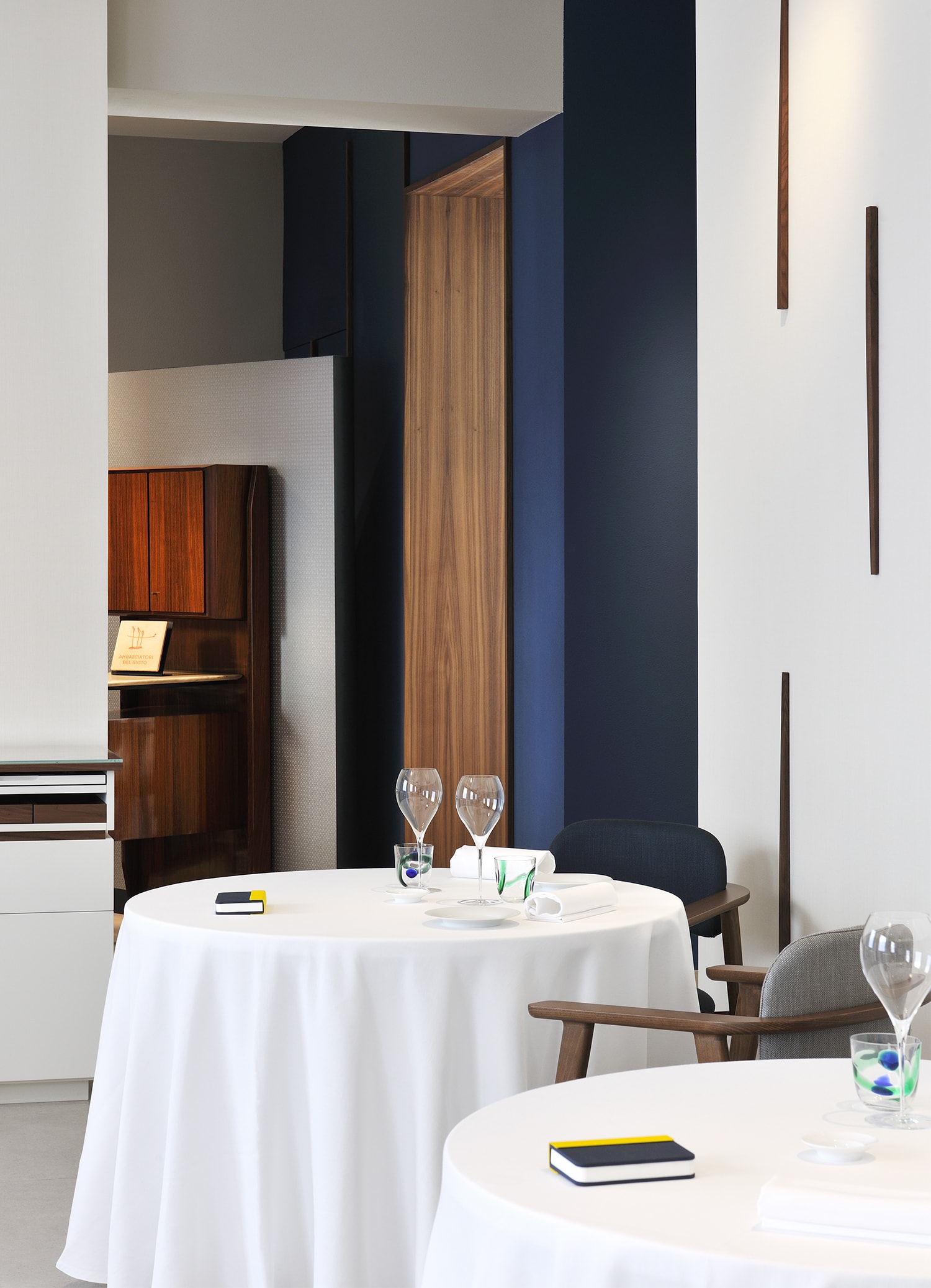 Il Luogo Aimo E Nadia - Restaurant Interior