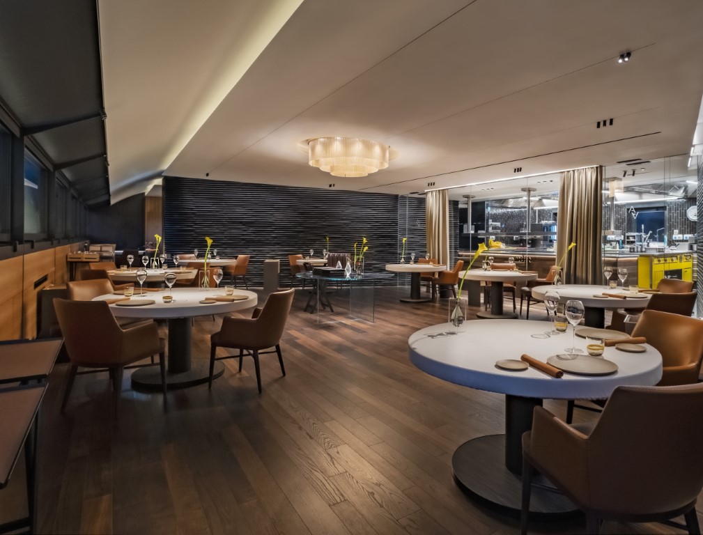 ANDREA APREA 02 B&T RistorantSALA copie