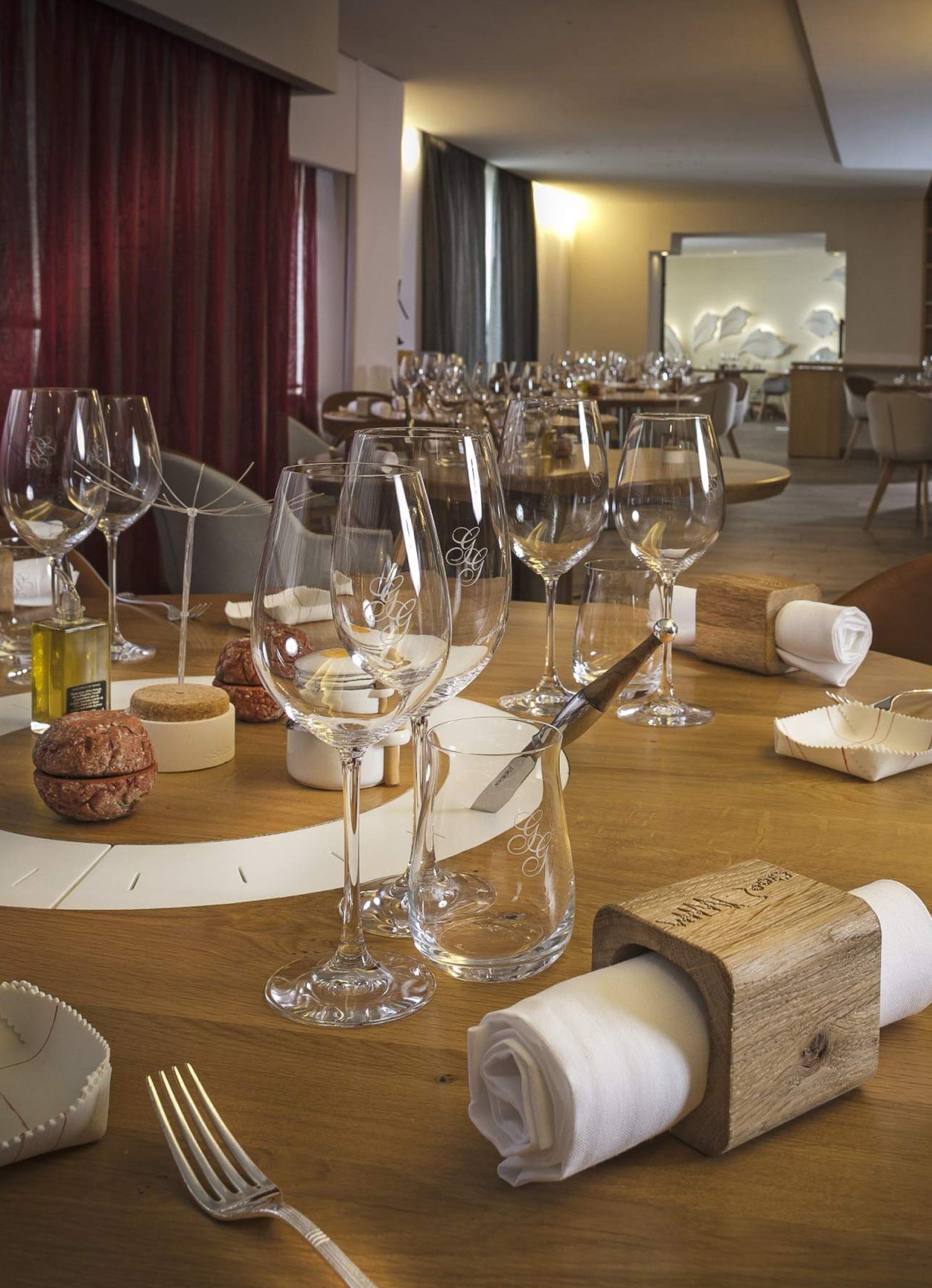 Auberge Du Vieux Puits - Restaurant Interior