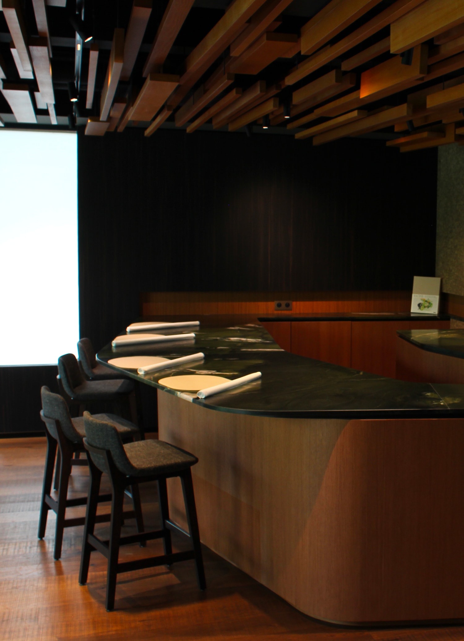 Racine - Restaurant Interior