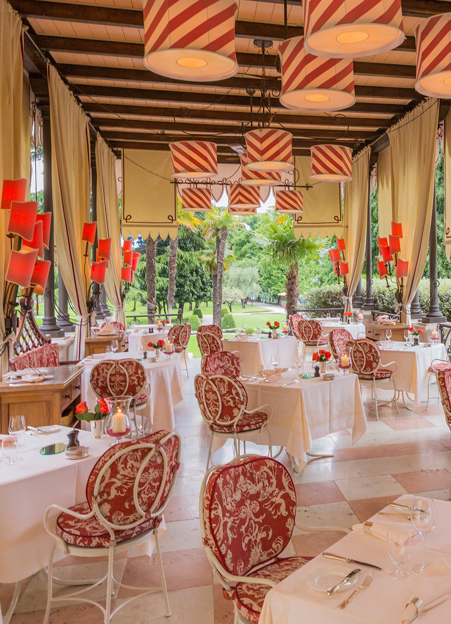 Villa Feltrinelli - Restaurant Interior
